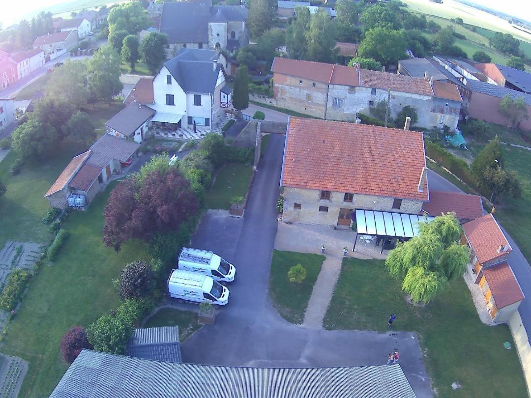 Auberge Du Pied Des Monts Grivy-Loisy Екстер'єр фото